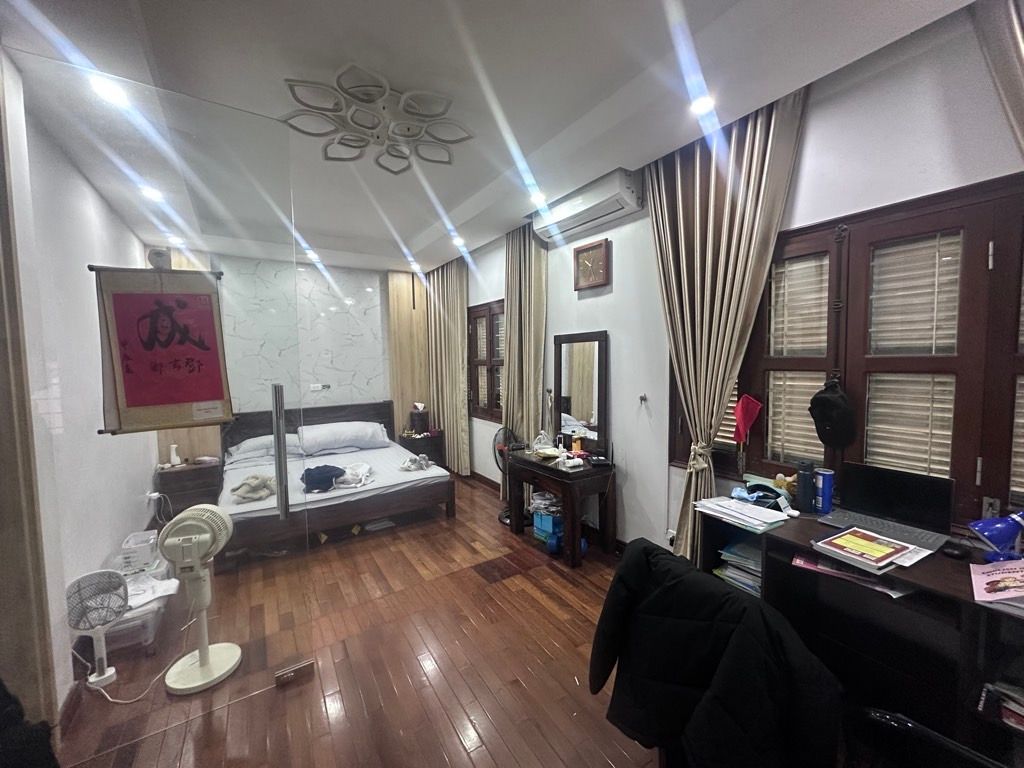 Bán nhà Ô Đồng Lầm - diện tích 41m2 4 tầng - Lô góc, ô tô tránh - giá 15,8 tỷ