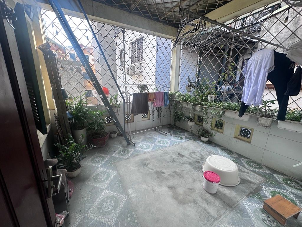 Bán nhà Ô Đồng Lầm - diện tích 41m2 4 tầng - Lô góc, ô tô tránh - giá 15,8 tỷ