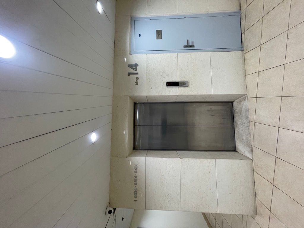 Bán nhà Giải Phóng - diện tích 108.7m2 14 tầng - lô góc 3 mặt thoáng - giá 11,4 tỷ