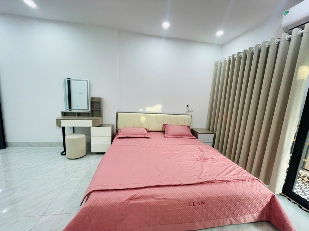 Bán nhà Võ Thị Sáu - diện tích 63.6m2 3 tầng - Ngõ ba gác - giá 12,6 tỷ