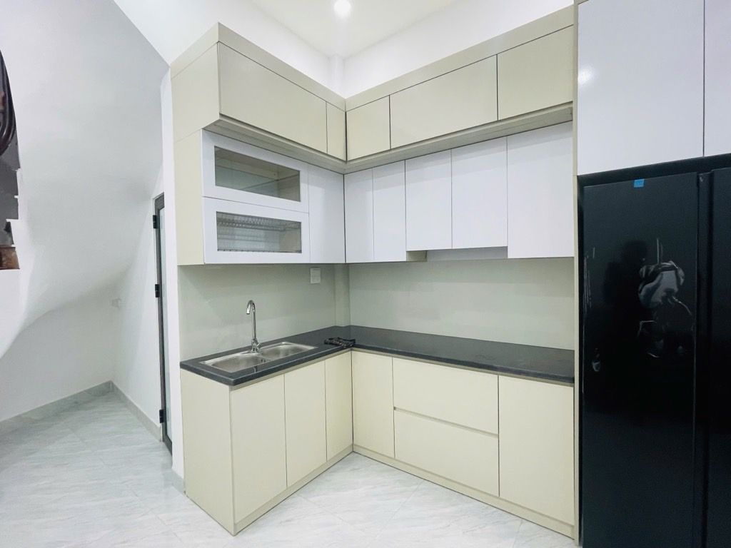 Bán nhà Võ Thị Sáu - diện tích 63.6m2 3 tầng - Ngõ ba gác - giá 12,6 tỷ
