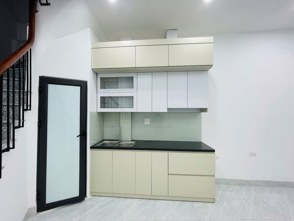 Bán nhà Võ Thị Sáu - diện tích 63.6m2 3 tầng - Ngõ ba gác - giá 12,6 tỷ