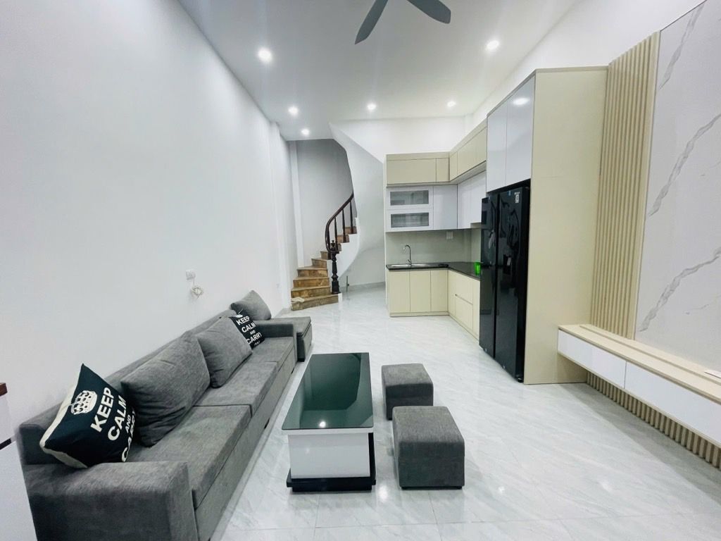 Bán nhà Võ Thị Sáu - diện tích 63.6m2 3 tầng - Ngõ ba gác - giá 12,6 tỷ