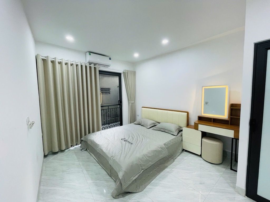 Bán nhà Võ Thị Sáu - diện tích 63.6m2 3 tầng - Ngõ ba gác - giá 12,6 tỷ