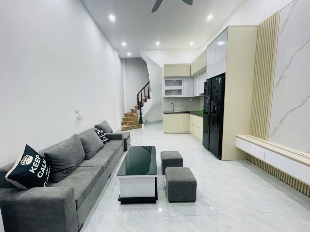 Bán nhà Võ Thị Sáu - diện tích 63.6m2 3 tầng - Ngõ ba gác - giá 12,6 tỷ