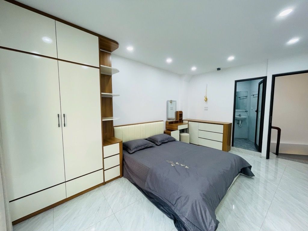 Bán nhà Võ Thị Sáu - diện tích 63.6m2 3 tầng - Ngõ ba gác - giá 12,6 tỷ