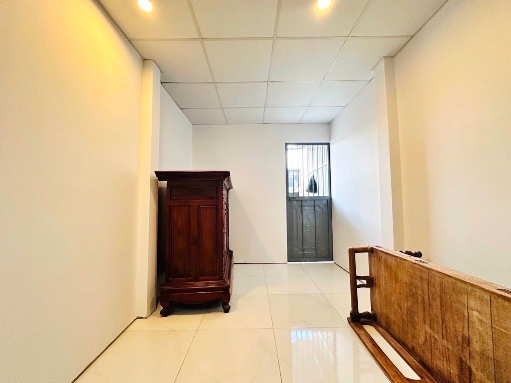 Bán nhà Văn Chương - diện tích 19m2 5 tầng - ngõ xe máy tránh nhau - giá 6 tỷ