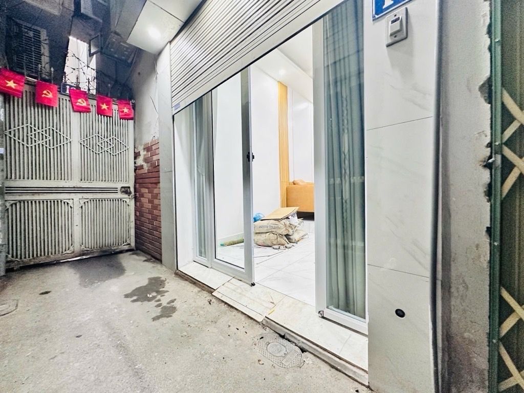 Bán nhà Văn Chương - diện tích 19m2 5 tầng - ngõ xe máy tránh nhau - giá 6 tỷ