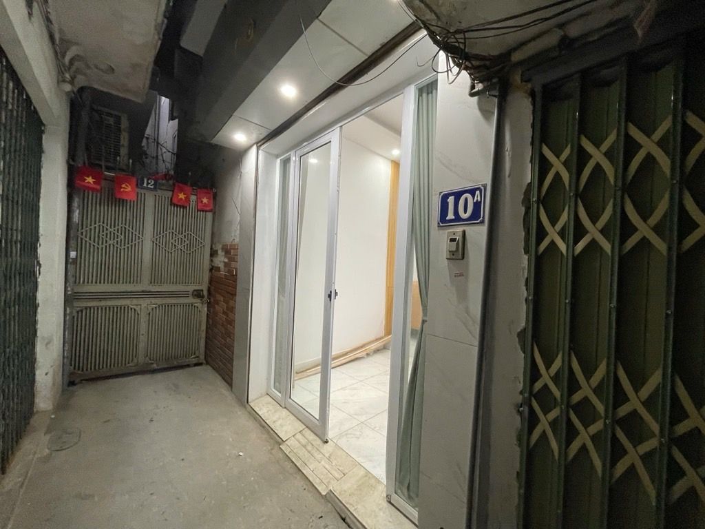 Bán nhà Văn Chương - diện tích 19m2 5 tầng - ngõ xe máy tránh nhau - giá 6 tỷ