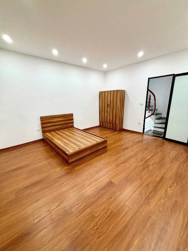 Bán nhà Văn Chương - diện tích 27m2 3 tầng - ô tô sát nhà - giá 7,8 tỷ