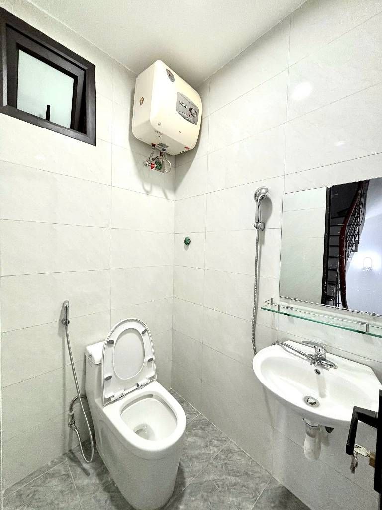 Bán nhà Văn Chương - diện tích 27m2 3 tầng - ô tô sát nhà - giá 7,8 tỷ