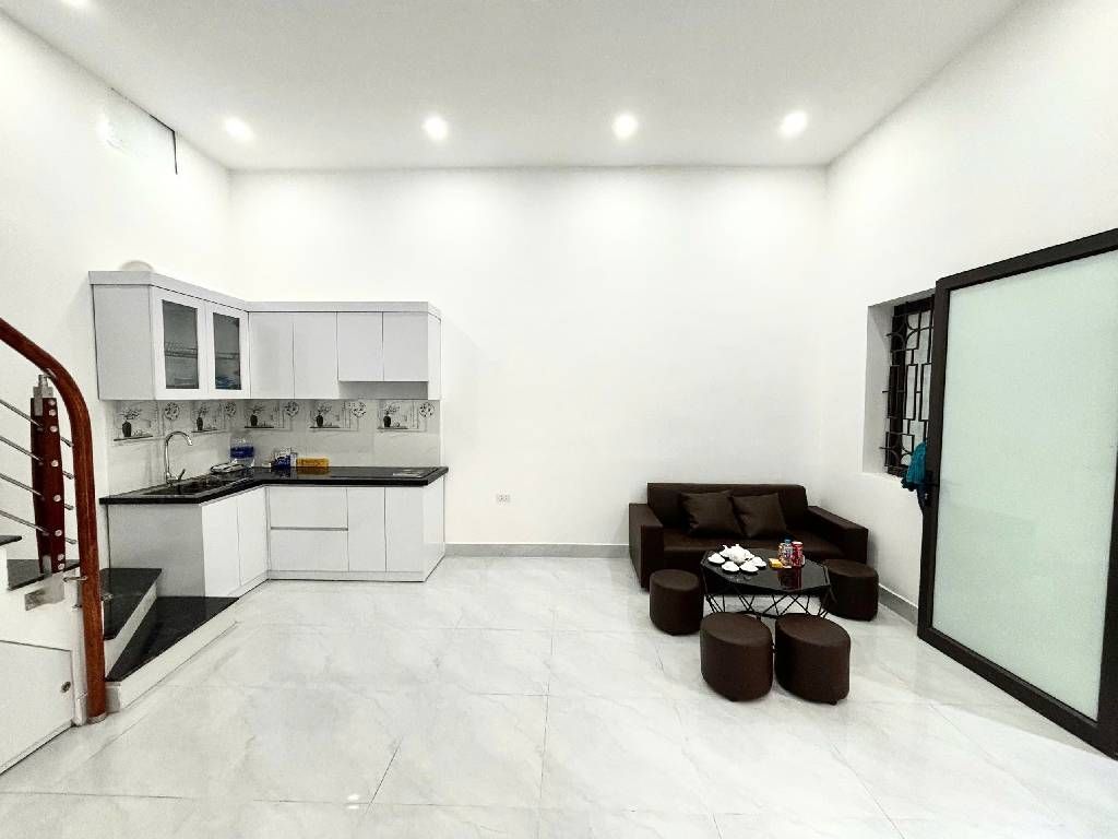 Bán nhà Văn Chương - diện tích 27m2 3 tầng - ô tô sát nhà - giá 7,8 tỷ