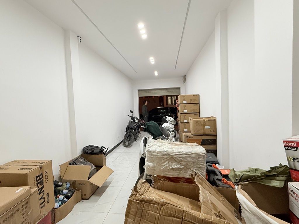 Bán nhà Hưng Phúc - diện tích 34,1m2 6 tầng - Ô TÔ TRÁNH - giá 12 tỷ