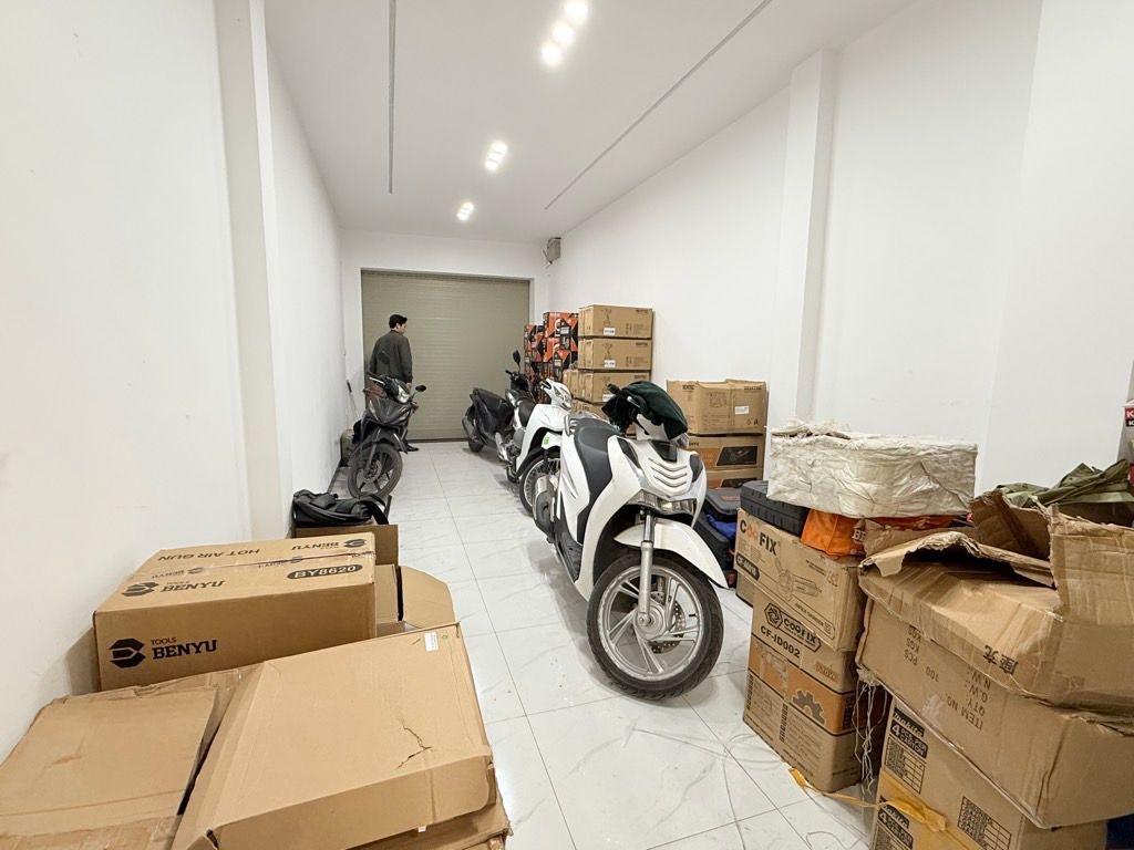 Bán nhà Hưng Phúc - diện tích 34,1m2 6 tầng - Ô TÔ TRÁNH - giá 12 tỷ