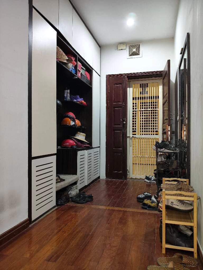 Bán nhà Nguyễn Chí Thanh - diện tích 127m2 15 tầng - Nhà đẹp hiếm có - giá 13,98 tỷ