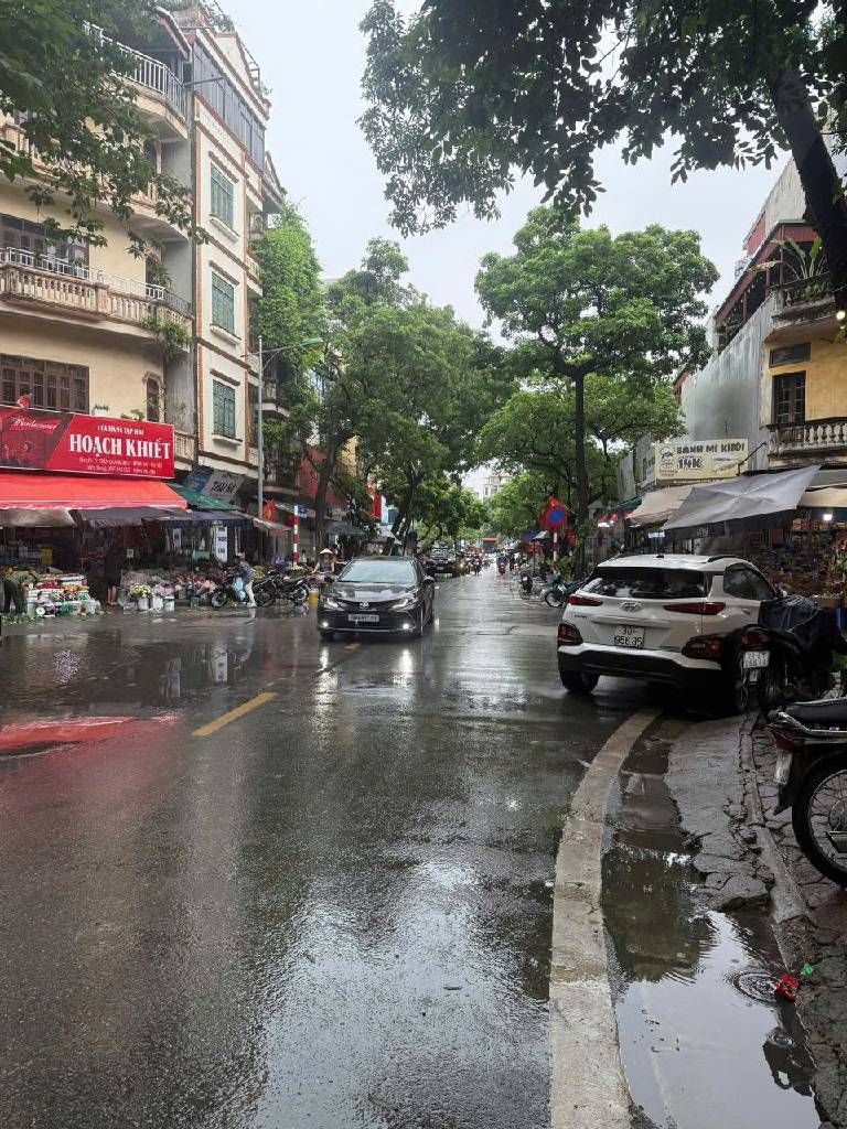 Bán nhà Trần Quang Diệu - diện tích 33m2 6 tầng - Mặt phố VIP Đống Đa - giá 23,5 tỷ