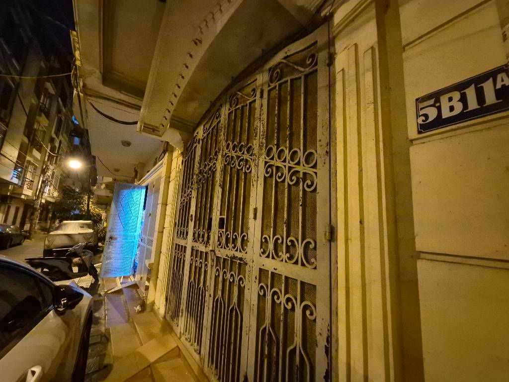 Bán nhà Đầm Trấu - diện tích 45m2 5 tầng - Hai mặt ô tô - giá 22,3 tỷ