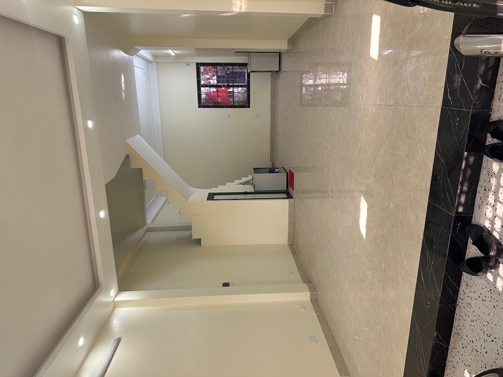 Bán nhà Định Công Thượng - diện tích 40.7m2 5 tầng - Mặt phố kinh doanh sầm uất - giá 19 tỷ