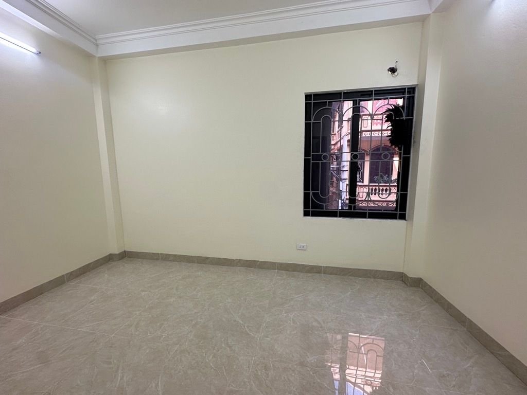 Bán nhà Định Công Thượng - diện tích 40.7m2 5 tầng - Mặt phố kinh doanh sầm uất - giá 19 tỷ