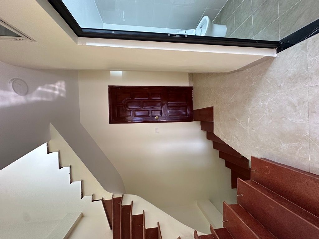 Bán nhà Định Công Thượng - diện tích 40.7m2 5 tầng - Mặt phố kinh doanh sầm uất - giá 19 tỷ