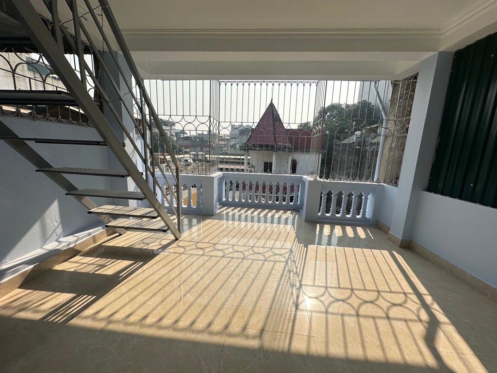 Bán nhà Định Công Thượng - diện tích 40.7m2 5 tầng - Mặt phố kinh doanh sầm uất - giá 19 tỷ