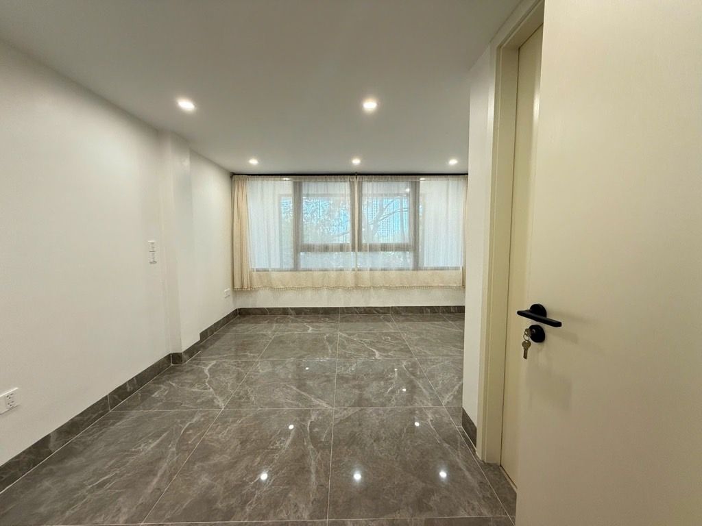 Bán nhà Tây Trà - diện tích 40m2 7 tầng - Ô tô tránh - giá 18 tỷ