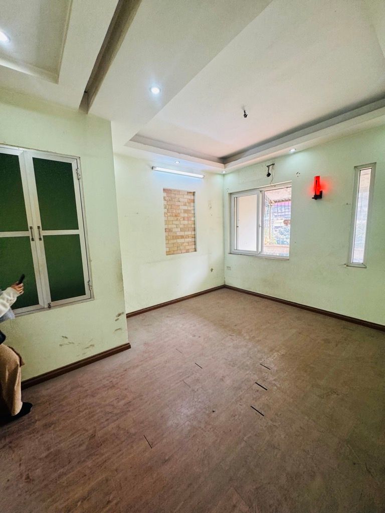 Bán nhà Láng Hạ - diện tích 64,8m2 3 tầng - nhà ngay mặt phố thoáng sáng - giá 5,9 tỷ