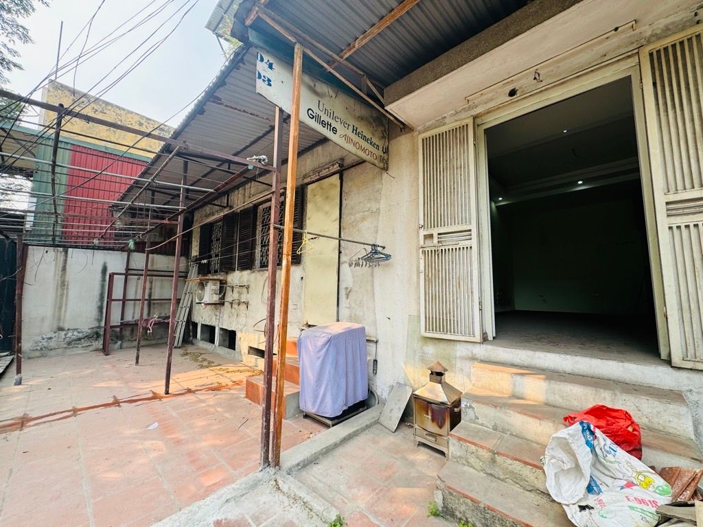 Bán nhà Láng Hạ - diện tích 64,8m2 3 tầng - nhà ngay mặt phố thoáng sáng - giá 5,9 tỷ