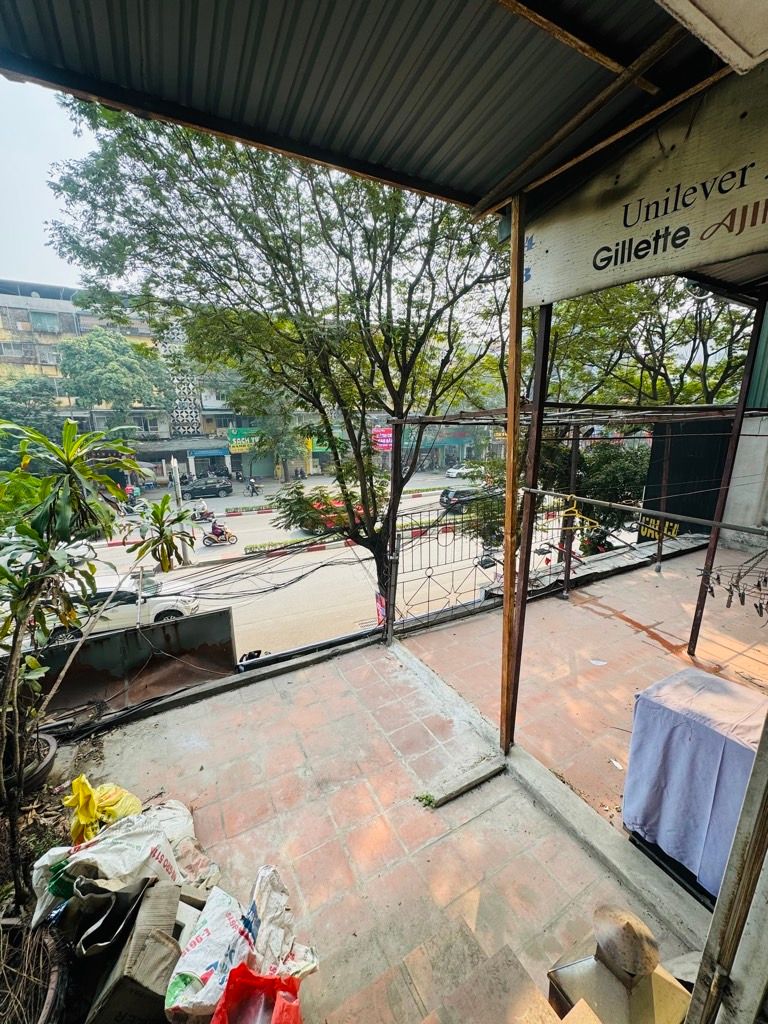 Bán nhà Láng Hạ - diện tích 64,8m2 3 tầng - nhà ngay mặt phố thoáng sáng - giá 5,9 tỷ