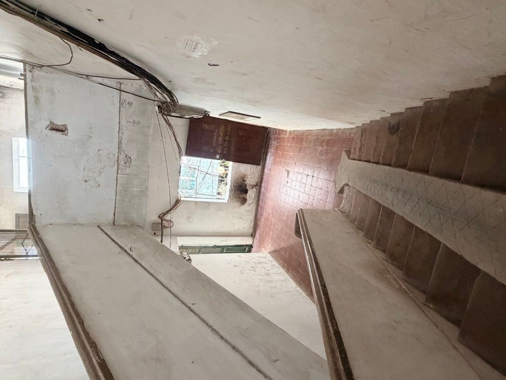 Bán nhà Đường Láng - diện tích 52,5m2 2 tầng - ô tô đỗ cầu thang - giá 4,2 tỷ