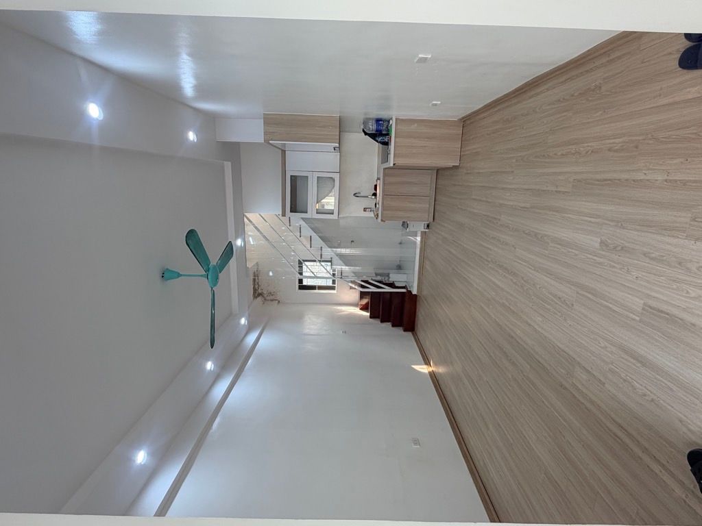 Bán nhà Đường Láng - diện tích 52,5m2 2 tầng - ô tô đỗ cầu thang - giá 4,2 tỷ