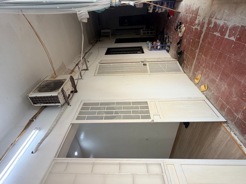 Bán nhà Đường Láng - diện tích 52,5m2 2 tầng - ô tô đỗ cầu thang - giá 4,2 tỷ