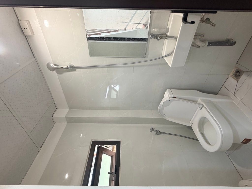 Bán nhà Đường Láng - diện tích 52,5m2 2 tầng - ô tô đỗ cầu thang - giá 4,2 tỷ