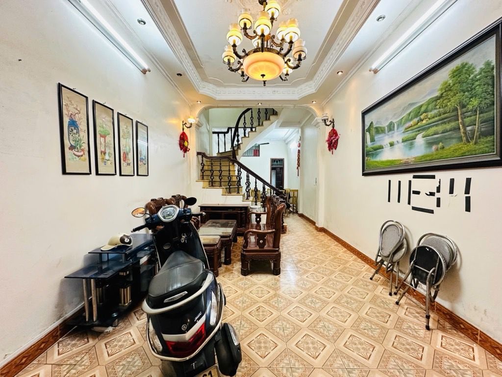 Bán nhà Quan Nhân - diện tích 59m2 4 tầng - nhà dân xây khung cột chắc chắn - giá 16,9 tỷ