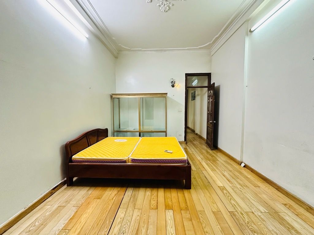 Bán nhà Quan Nhân - diện tích 59m2 4 tầng - nhà dân xây khung cột chắc chắn - giá 16,9 tỷ