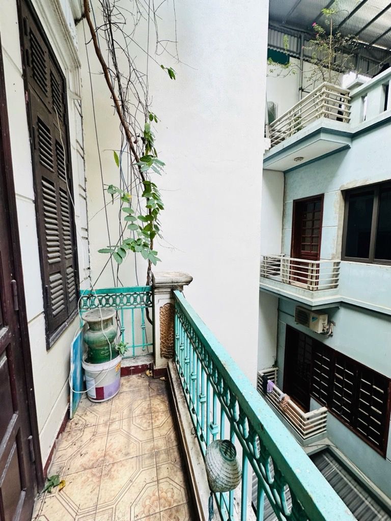 Bán nhà Quan Nhân - diện tích 59m2 4 tầng - nhà dân xây khung cột chắc chắn - giá 16,9 tỷ