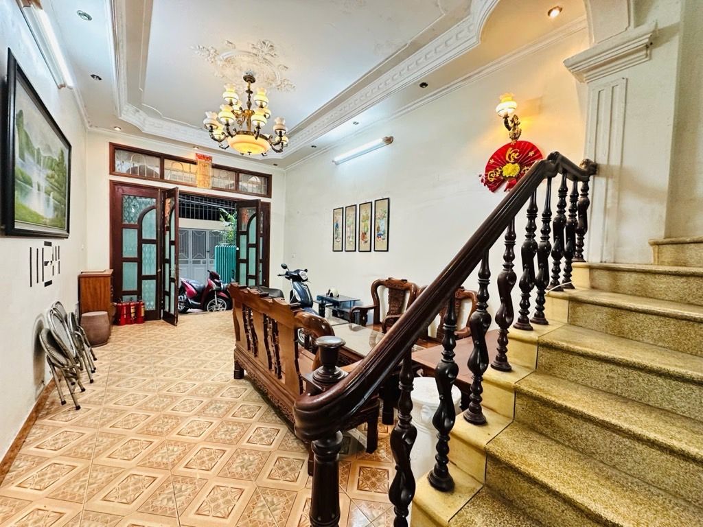 Bán nhà Quan Nhân - diện tích 59m2 4 tầng - nhà dân xây khung cột chắc chắn - giá 16,9 tỷ