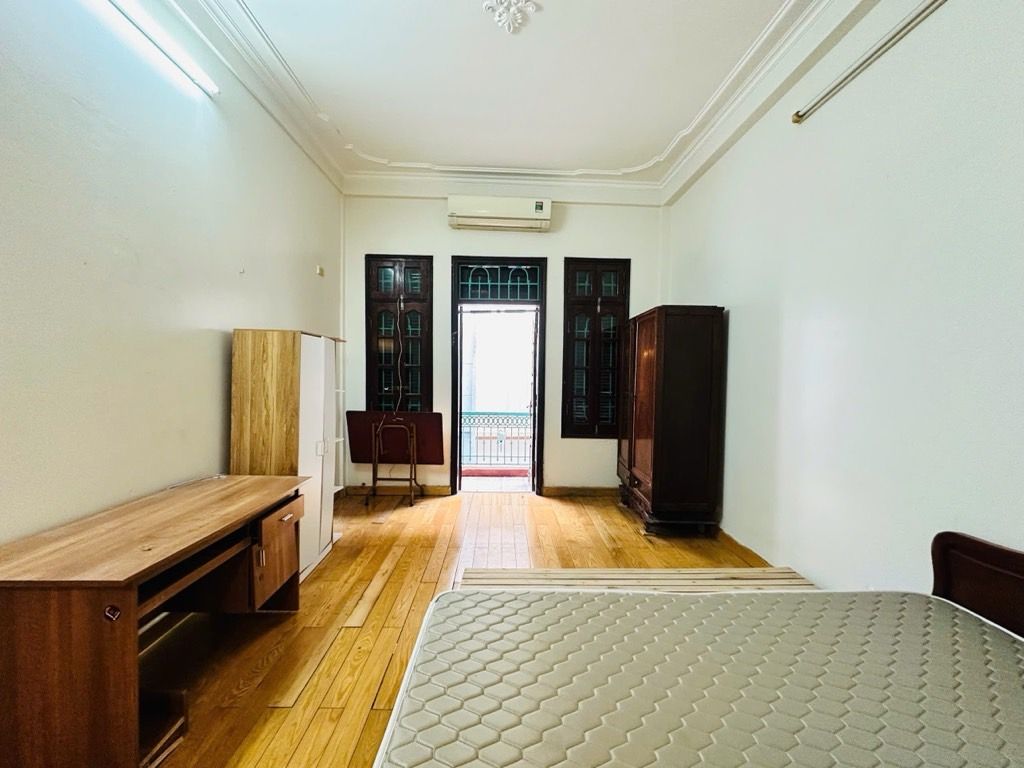 Bán nhà Quan Nhân - diện tích 59m2 4 tầng - nhà dân xây khung cột chắc chắn - giá 16,9 tỷ