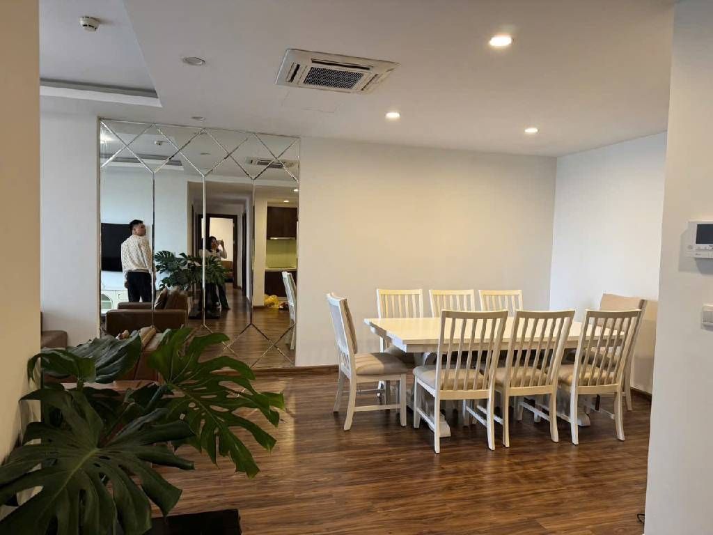 Bán nhà Lê Văn Lương - diện tích 129.6m2 8 tầng - Căn hộ thiết kế hiện đại - giá 15,5 tỷ