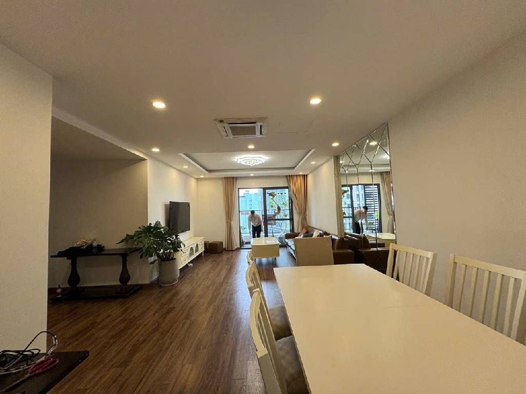 Bán nhà Lê Văn Lương - diện tích 129.6m2 8 tầng - Căn hộ thiết kế hiện đại - giá 15,5 tỷ