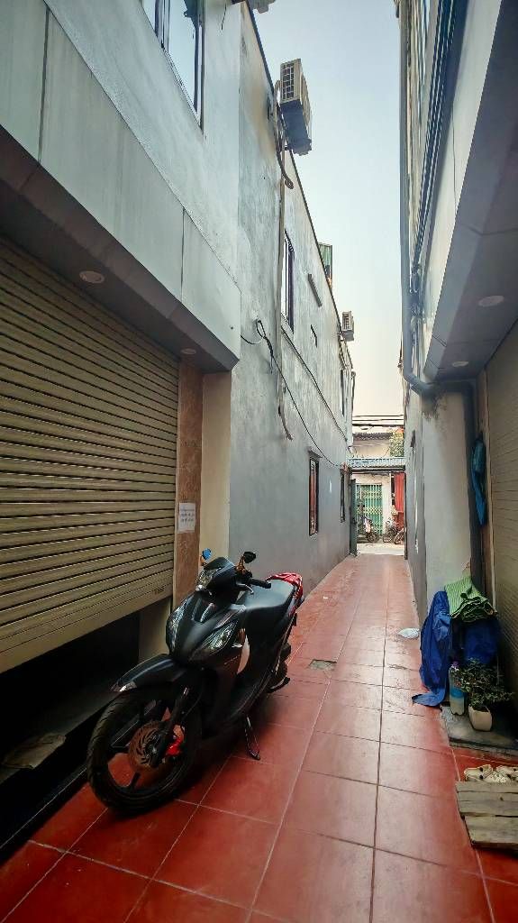 Bán nhà Vĩnh Hưng - diện tích 52m2 3 tầng - ô tô vào trong nhà - giá 4,8 tỷ