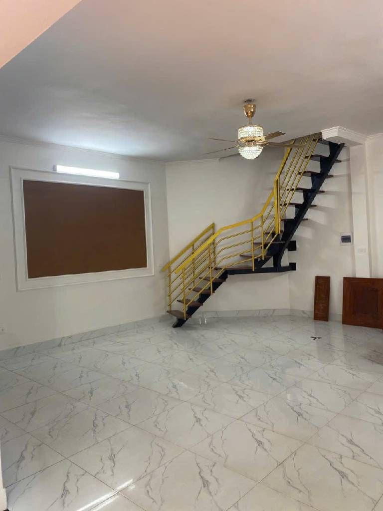 Bán nhà Vĩnh Hưng - diện tích 52m2 3 tầng - ô tô vào trong nhà - giá 4,8 tỷ