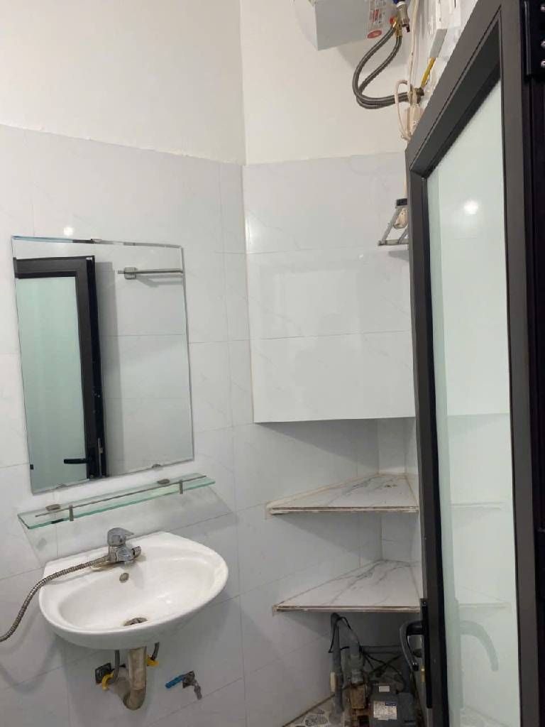 Bán nhà Vĩnh Hưng - diện tích 52m2 3 tầng - ô tô vào trong nhà - giá 4,8 tỷ