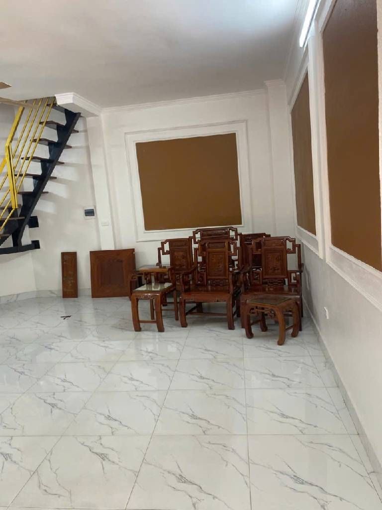 Bán nhà Vĩnh Hưng - diện tích 52m2 3 tầng - ô tô vào trong nhà - giá 4,8 tỷ