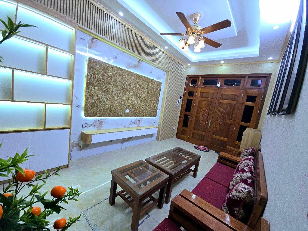 Bán nhà Lĩnh Nam - diện tích 31m2 5 tầng - Nhà đẹp full nội thất - giá 7,2 tỷ