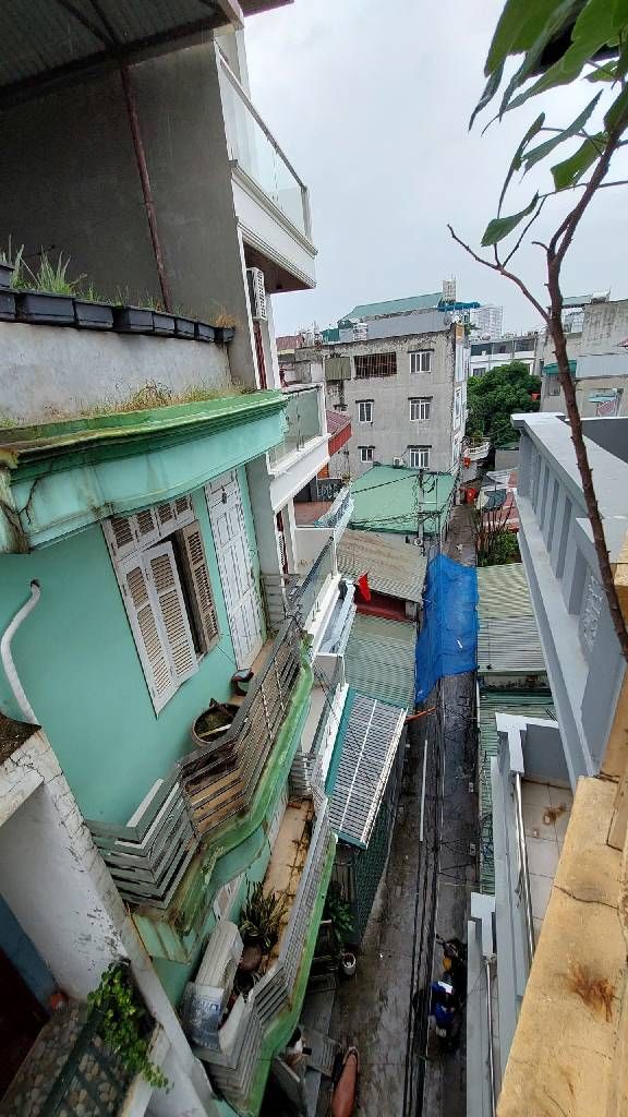 Bán nhà Định Công Hạ - diện tích 30.3m2 4 tầng - Nhà dân xây chắc chắn - giá 5,9 tỷ