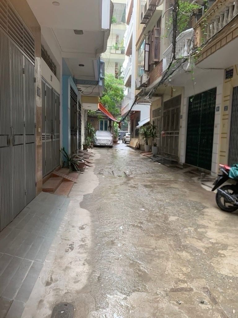 Bán nhà Đường Láng - diện tích 36m2 5 tầng - Ô tô đỗ cửa - giá 15,5 tỷ