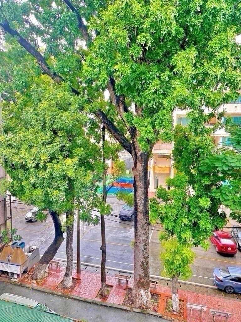 Bán nhà Đường Láng - diện tích 36m2 5 tầng - Ô tô đỗ cửa - giá 15,5 tỷ