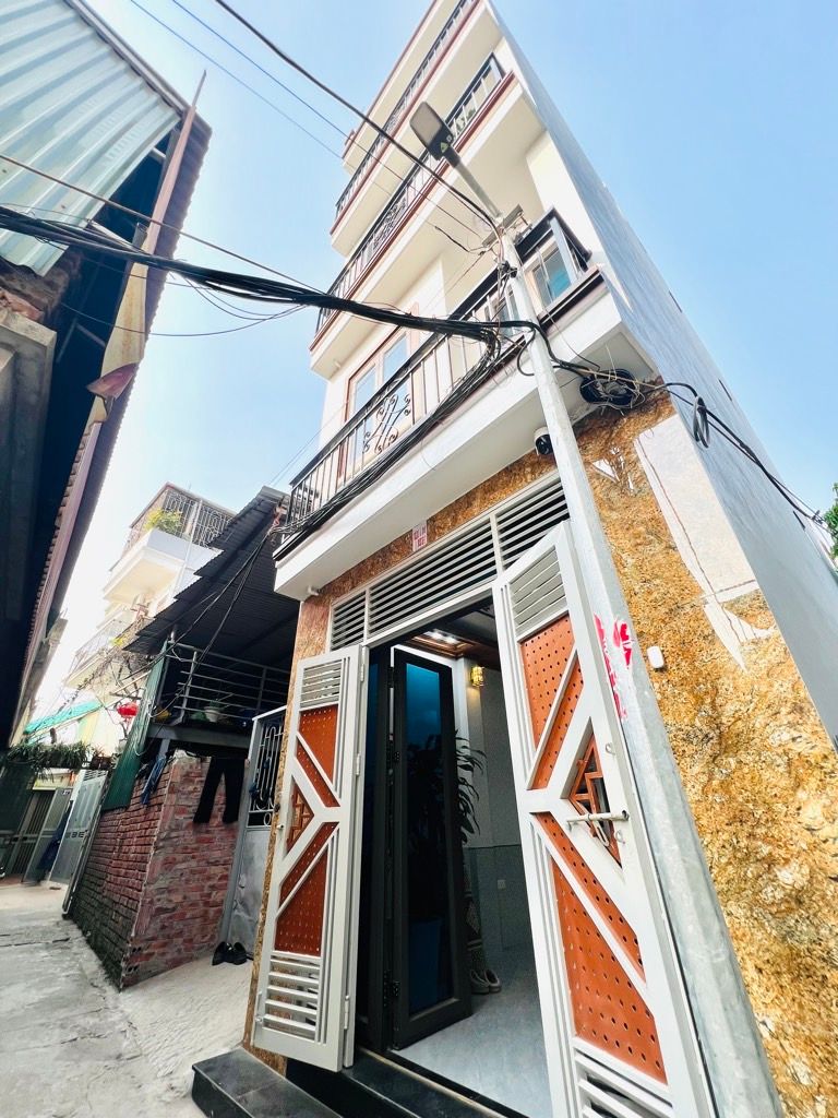 Bán nhà Thuý Lĩnh - diện tích 43m2 5 tầng - Ô tô đỗ cách 5m - giá 8,4 tỷ