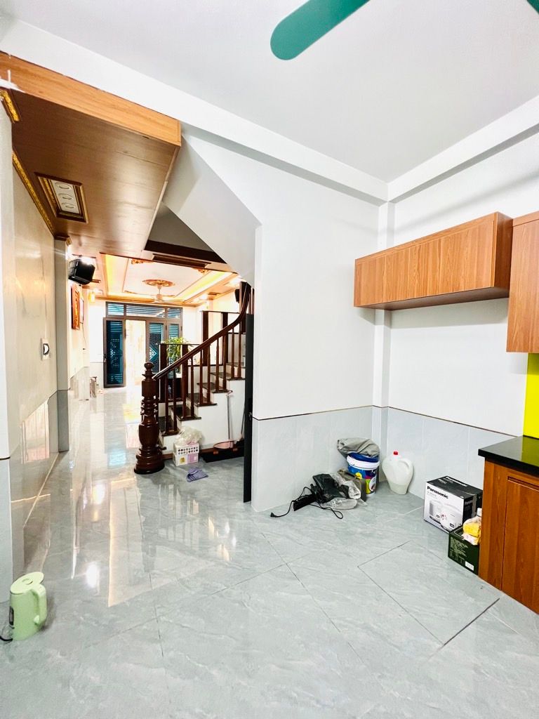 Bán nhà Thuý Lĩnh - diện tích 43m2 5 tầng - Ô tô đỗ cách 5m - giá 8,4 tỷ